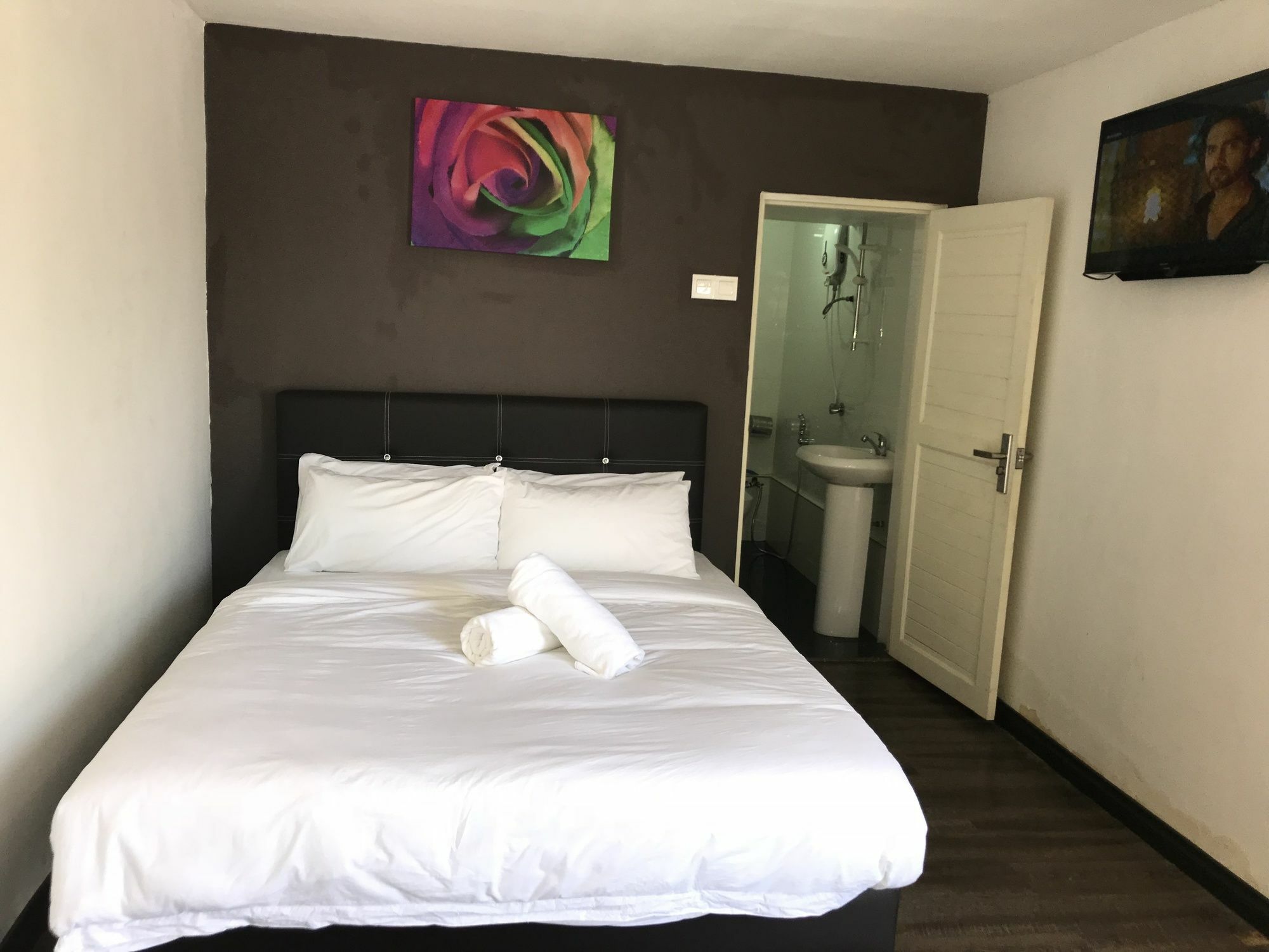 קוצ'ינג Natol Homestay - London מראה חיצוני תמונה